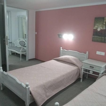 Vokamvilia Apartment & Studio Close To The Sea พลานอส ภายนอก รูปภาพ