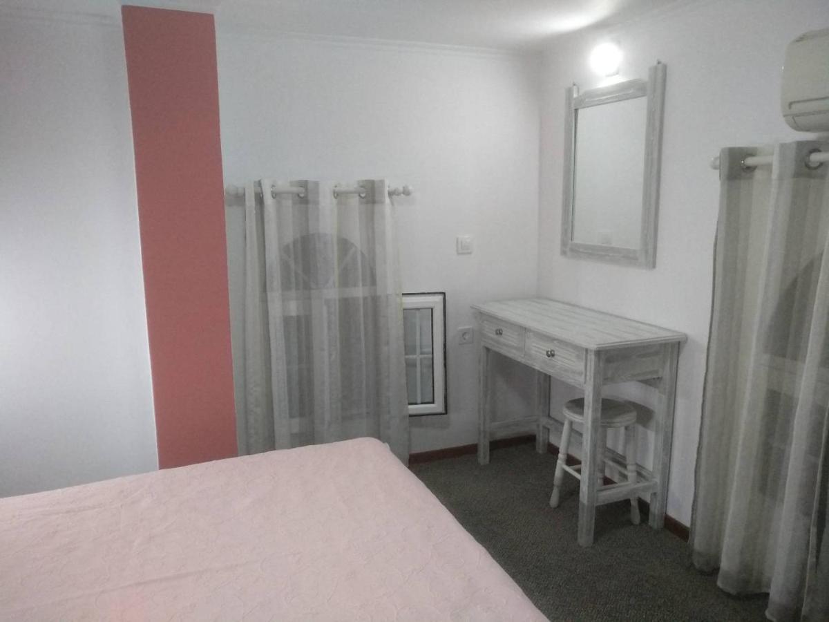 Vokamvilia Apartment & Studio Close To The Sea พลานอส ภายนอก รูปภาพ