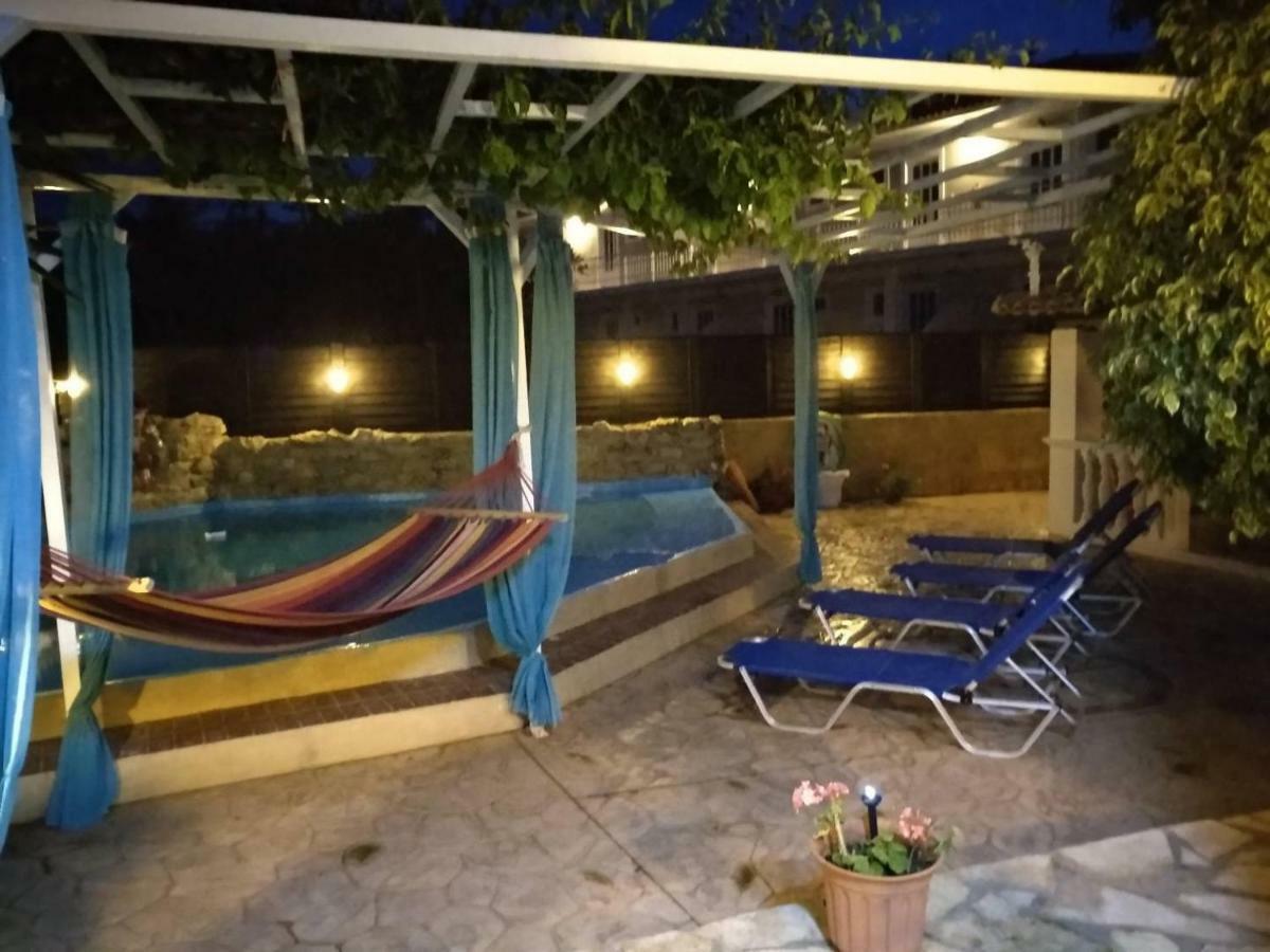 Vokamvilia Apartment & Studio Close To The Sea พลานอส ภายนอก รูปภาพ
